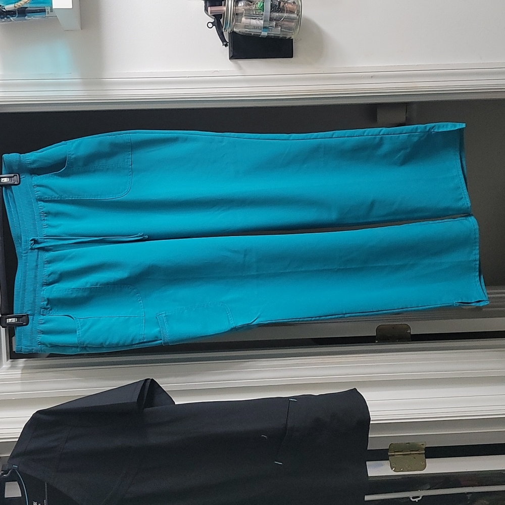 Coordinating Scrub Set - image 5